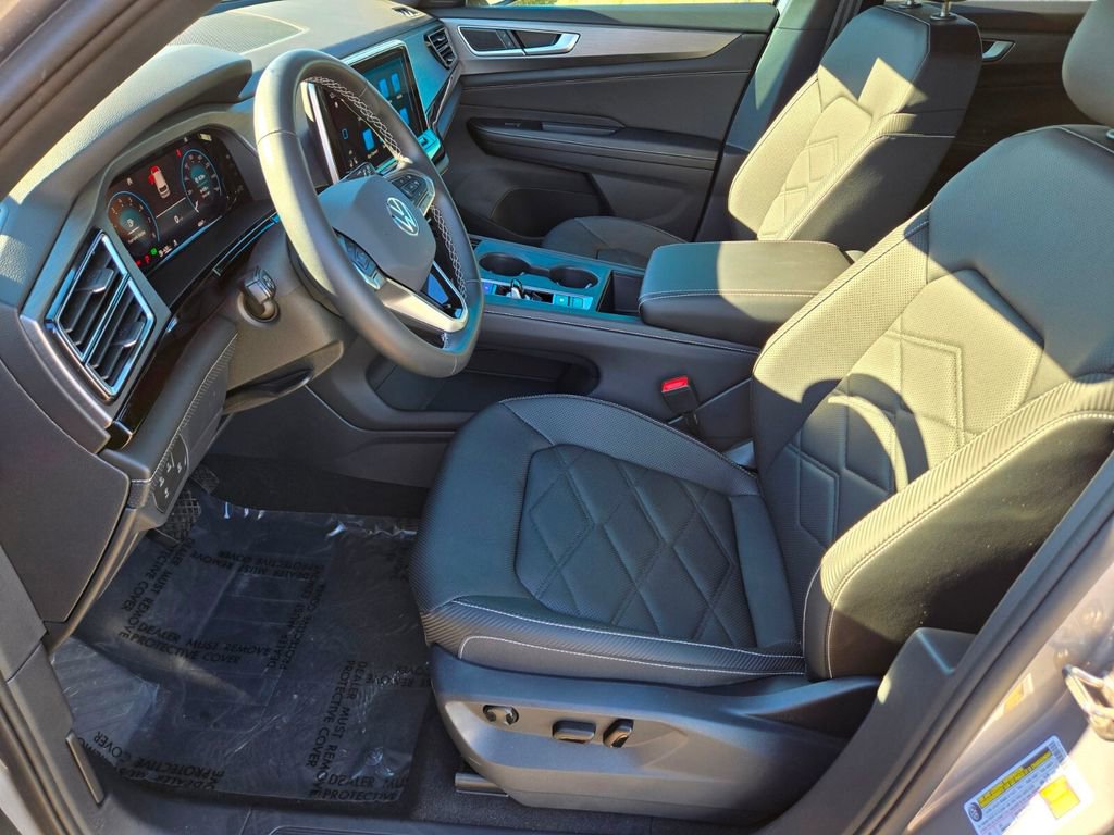 Certified 2025 Volkswagen Atlas Cross Sport SE image 8