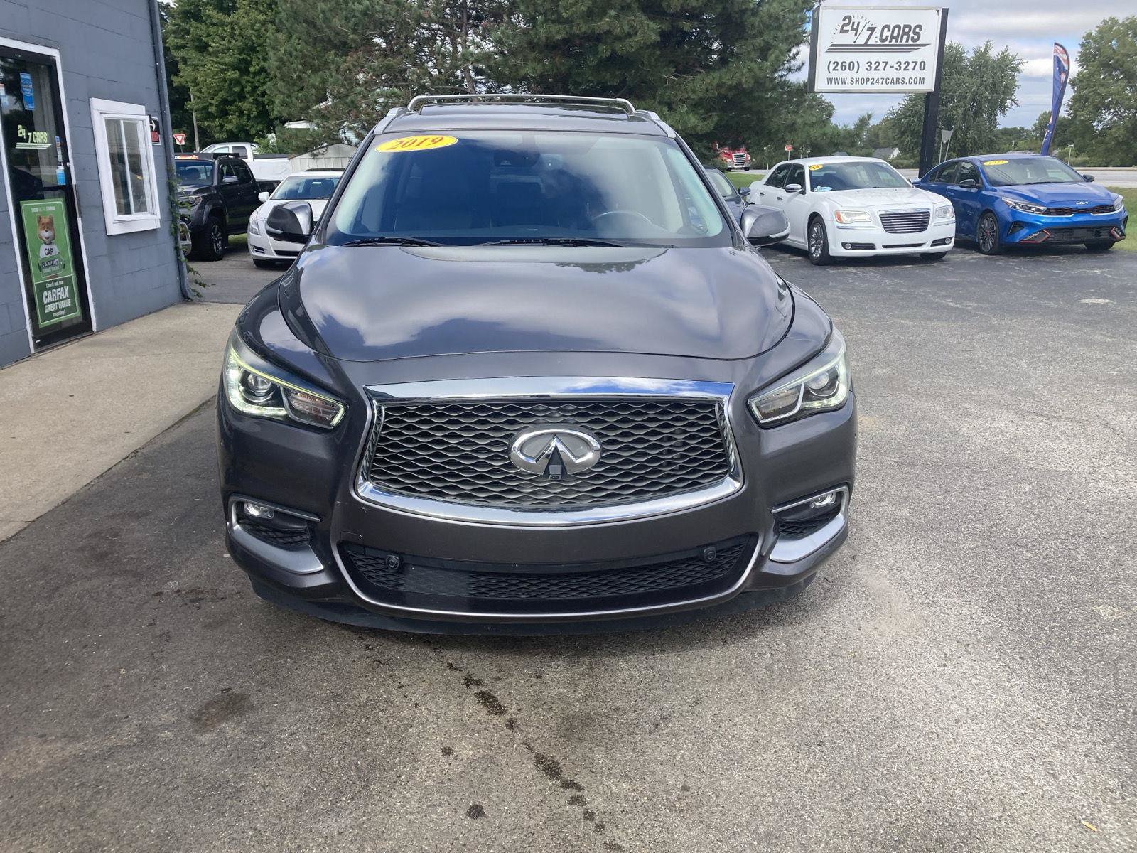 Used 2019 INFINITI QX60 Luxe w/ Essential Package AWD/4WD image 2