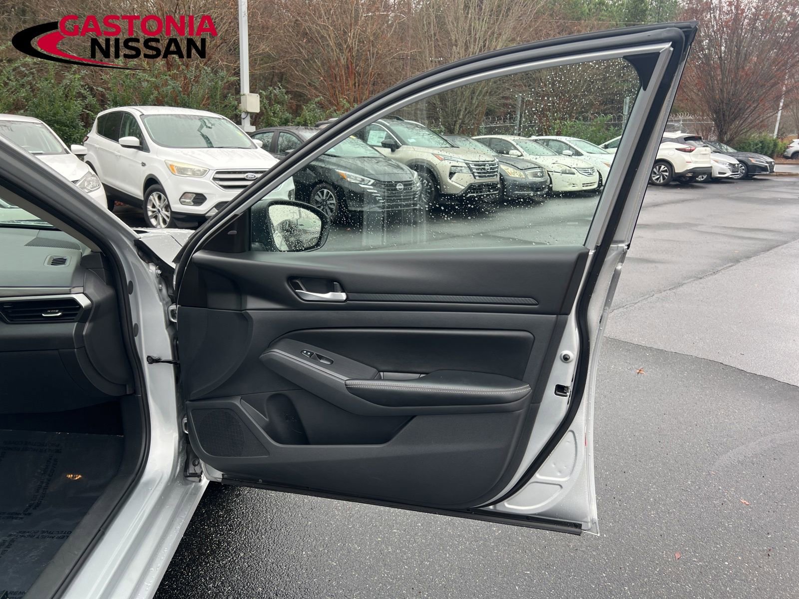 Used 2024 Nissan Altima 2.5 SV image 27