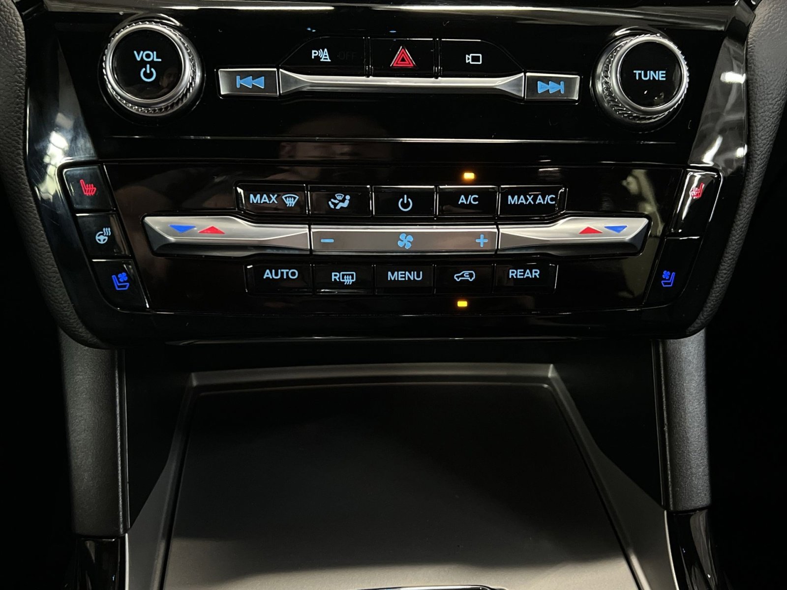 Used 2022 Ford Explorer ST w/ Equipment Group 401A AWD/4WD image 21