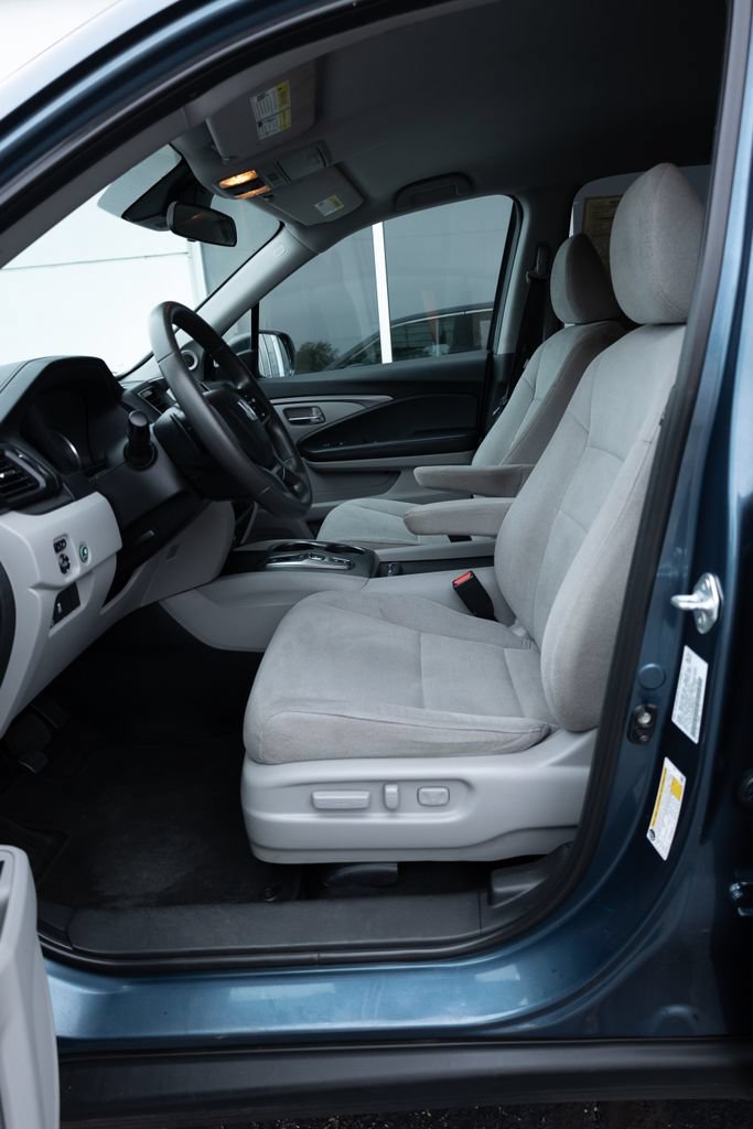 Used 2021 Honda Pilot EX image 16