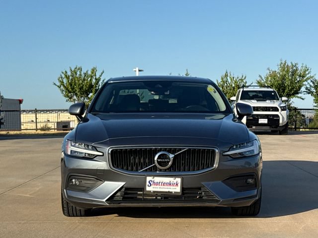 Used 2021 Volvo S60 T5 Momentum FWD image 2