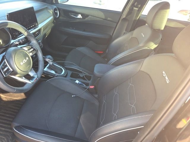 Used 2023 Kia Forte GT-Line w/ GT-Line Premium Package FWD image 9