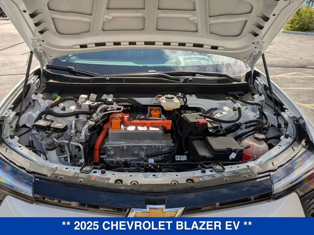 New 2025 Chevrolet Blazer EV LT image 31