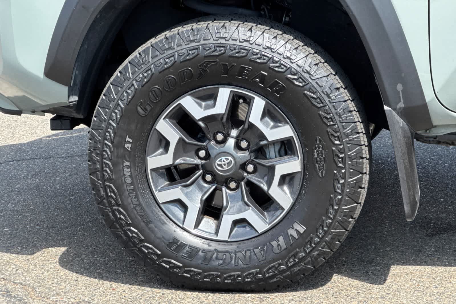 Used 2023 Toyota Tacoma TRD Off-Road AWD/4WD image 29