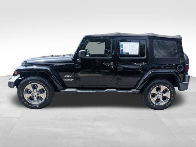 Used 2016 Jeep Wrangler Unlimited Sahara w/ Connectivity Group AWD/4WD image 9