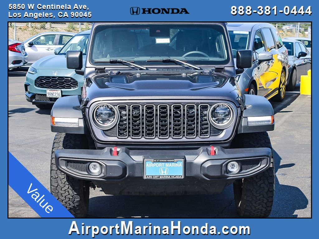Used 2025 Jeep Wrangler Unlimited Rubicon AWD/4WD image 4