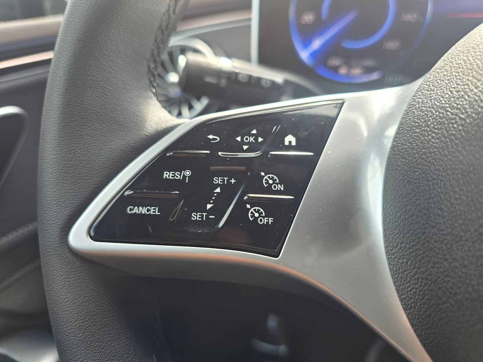 New 2026 Mercedes-Benz EQE 320 4MATIC SUV image 31