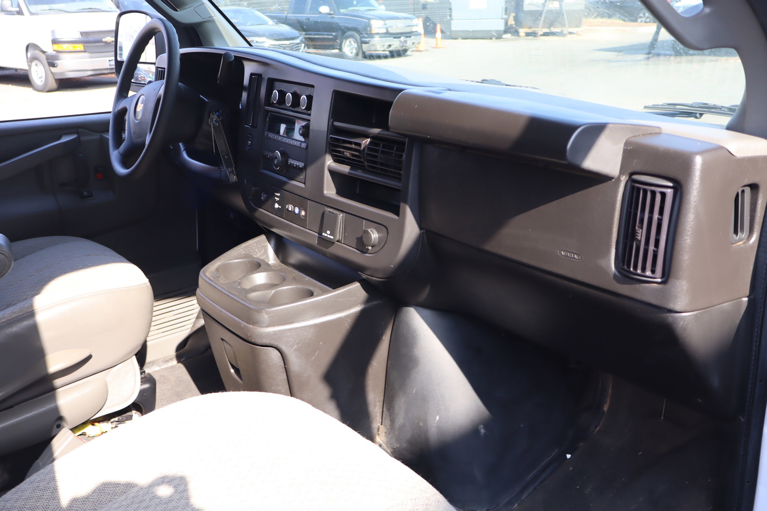 Used 2024 Chevrolet Express 3500 LS image 28