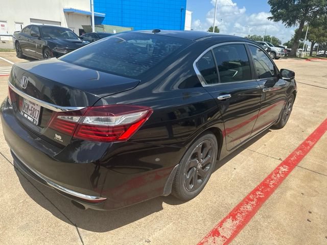 Used 2017 Honda Accord EX image 4