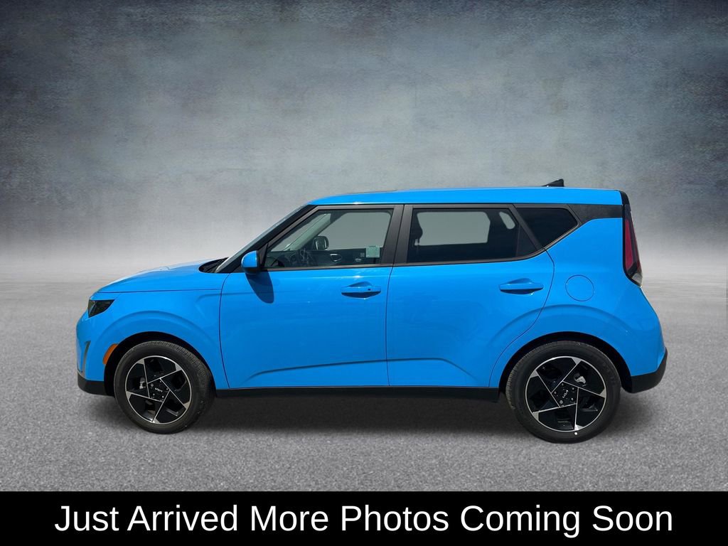 Used 2025 Kia Soul EX image 2
