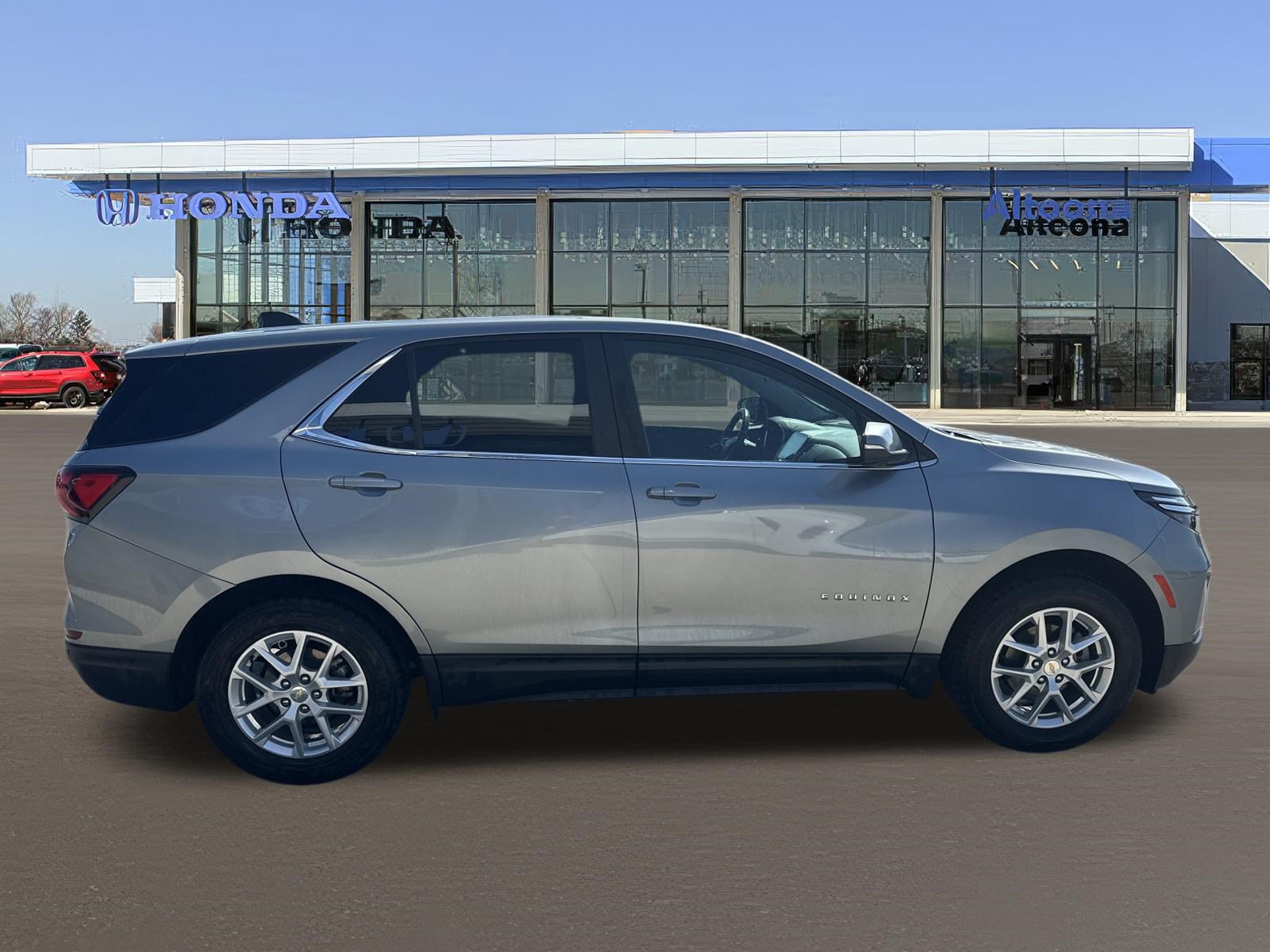 Used 2024 Chevrolet Equinox LT AWD/4WD image 5