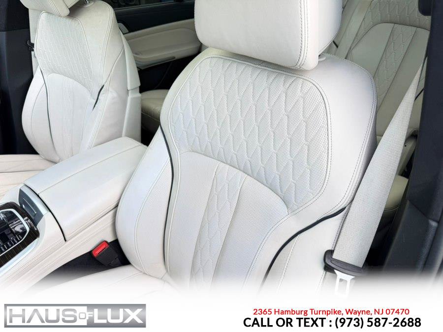 Used 2020 BMW X7 M50i w/ Dynamic Handling Package AWD/4WD image 13