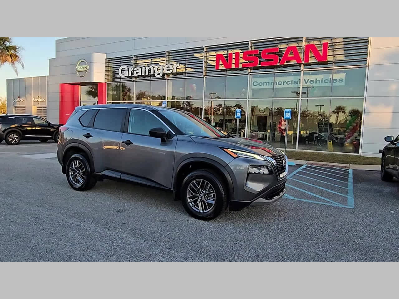 Used 2023 Nissan Rogue S image 17