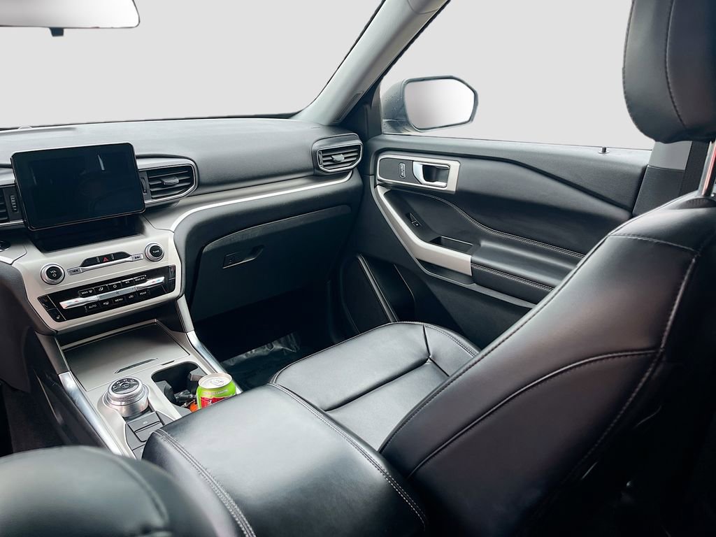 Used 2021 Ford Explorer XLT w/ Equipment Group 202A image 25