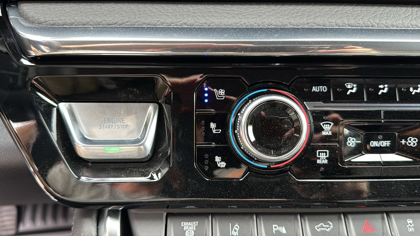 New 2026 GMC Sierra 2500 Denali w/ Denali Reserve Package image 16