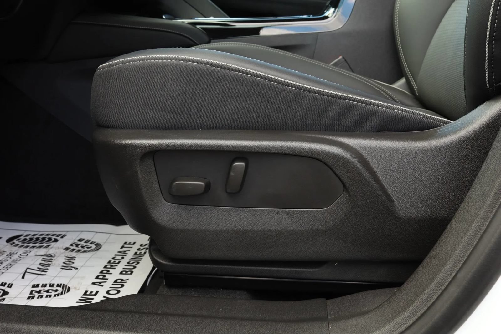 Used 2023 Buick Envision Essence AWD/4WD image 16