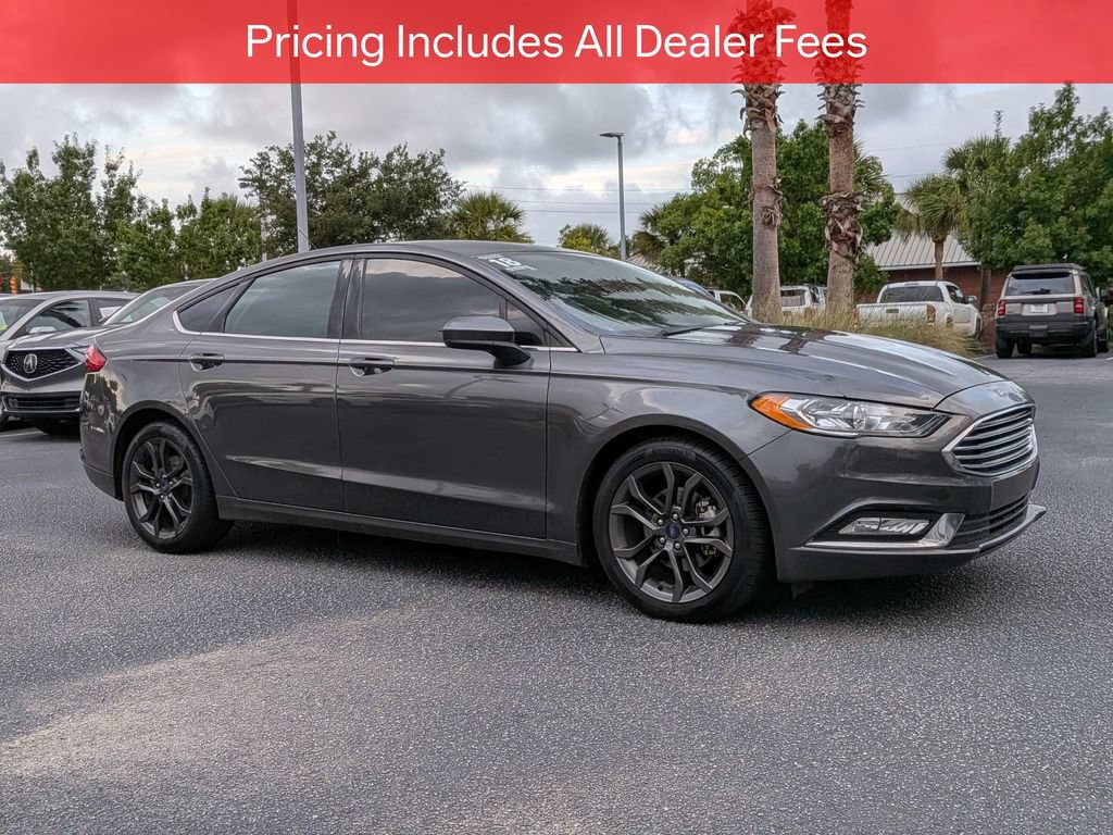 Used 2018 Ford Fusion SE w/ Equipment Group 201A FWD image 2