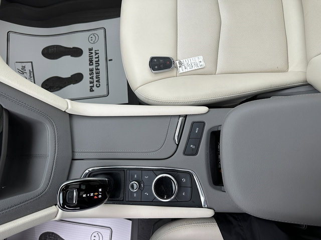 Used 2022 Cadillac XT5 Premium Luxury w/ LPO, Floor Liner Package image 21