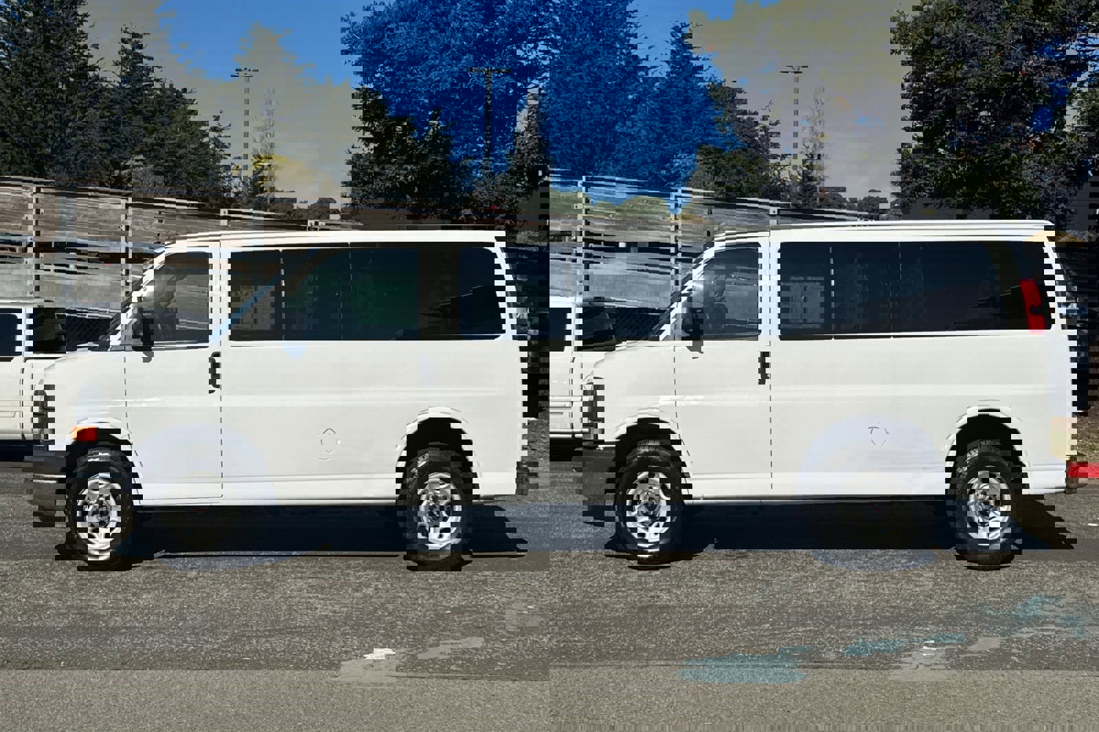 Used 2018 GMC Savana 3500 LT w/ LT Preferred Equipment Group image 7