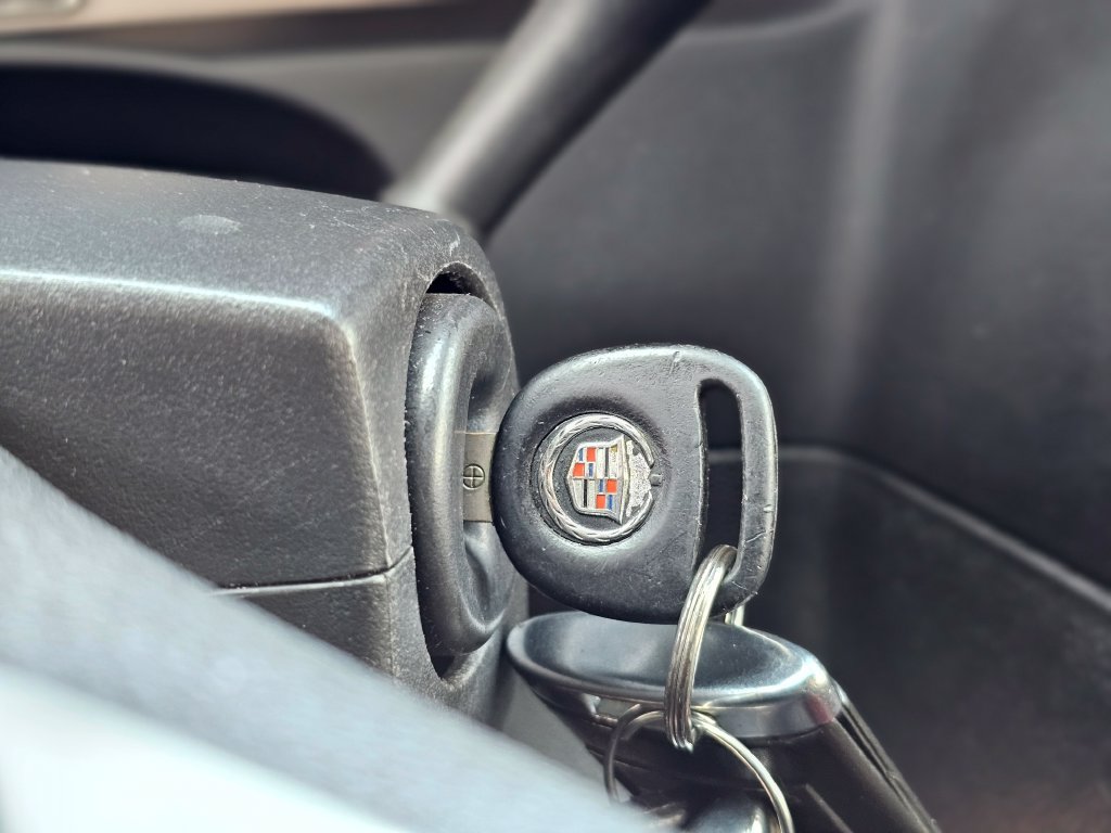 Used 2012 Cadillac Escalade Luxury RWD image 16