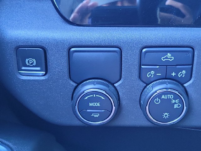Used 2022 Chevrolet Silverado 1500 LT RWD image 18