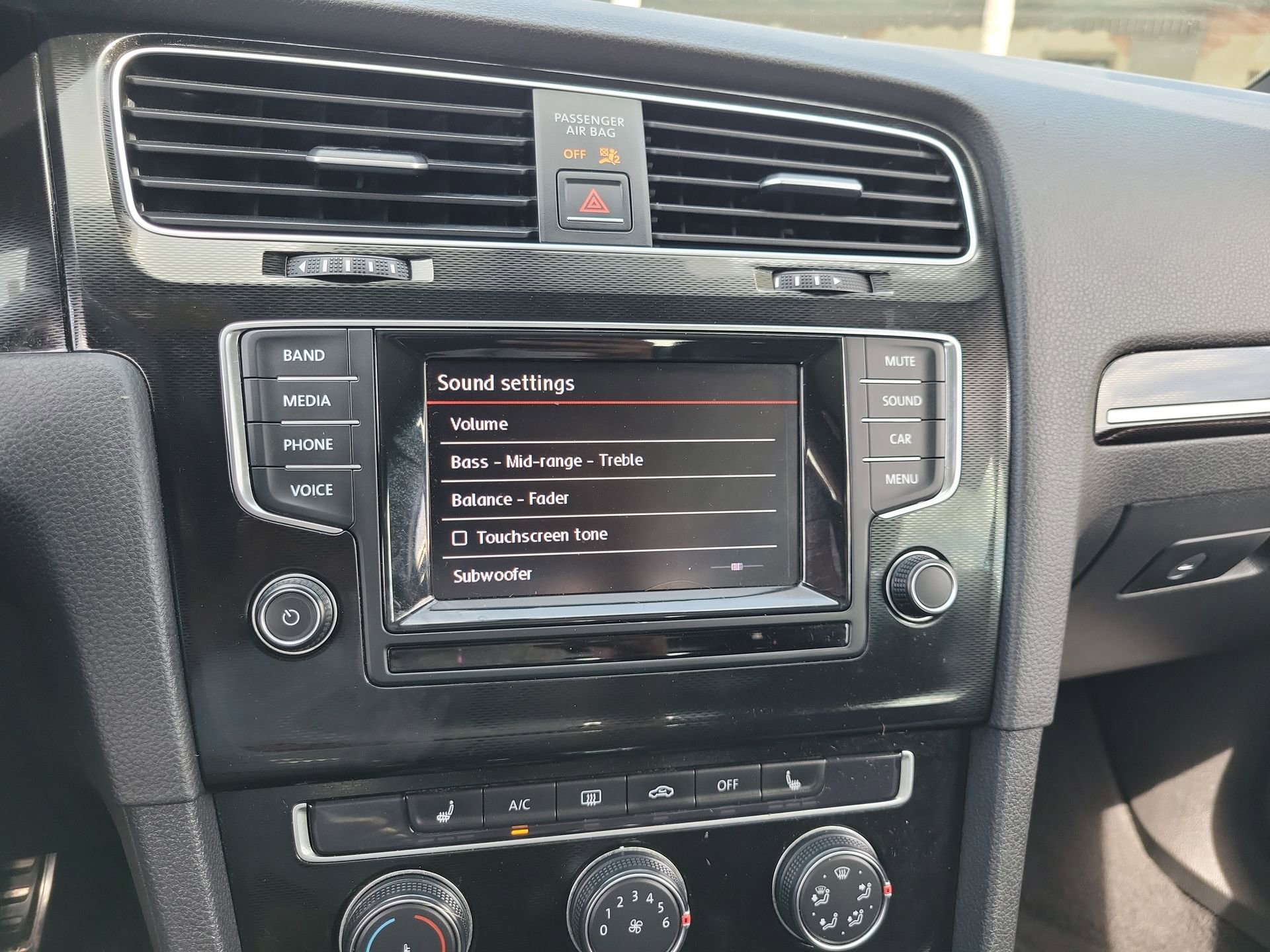 Used 2015 Volkswagen Golf 4-Door FWD image 23
