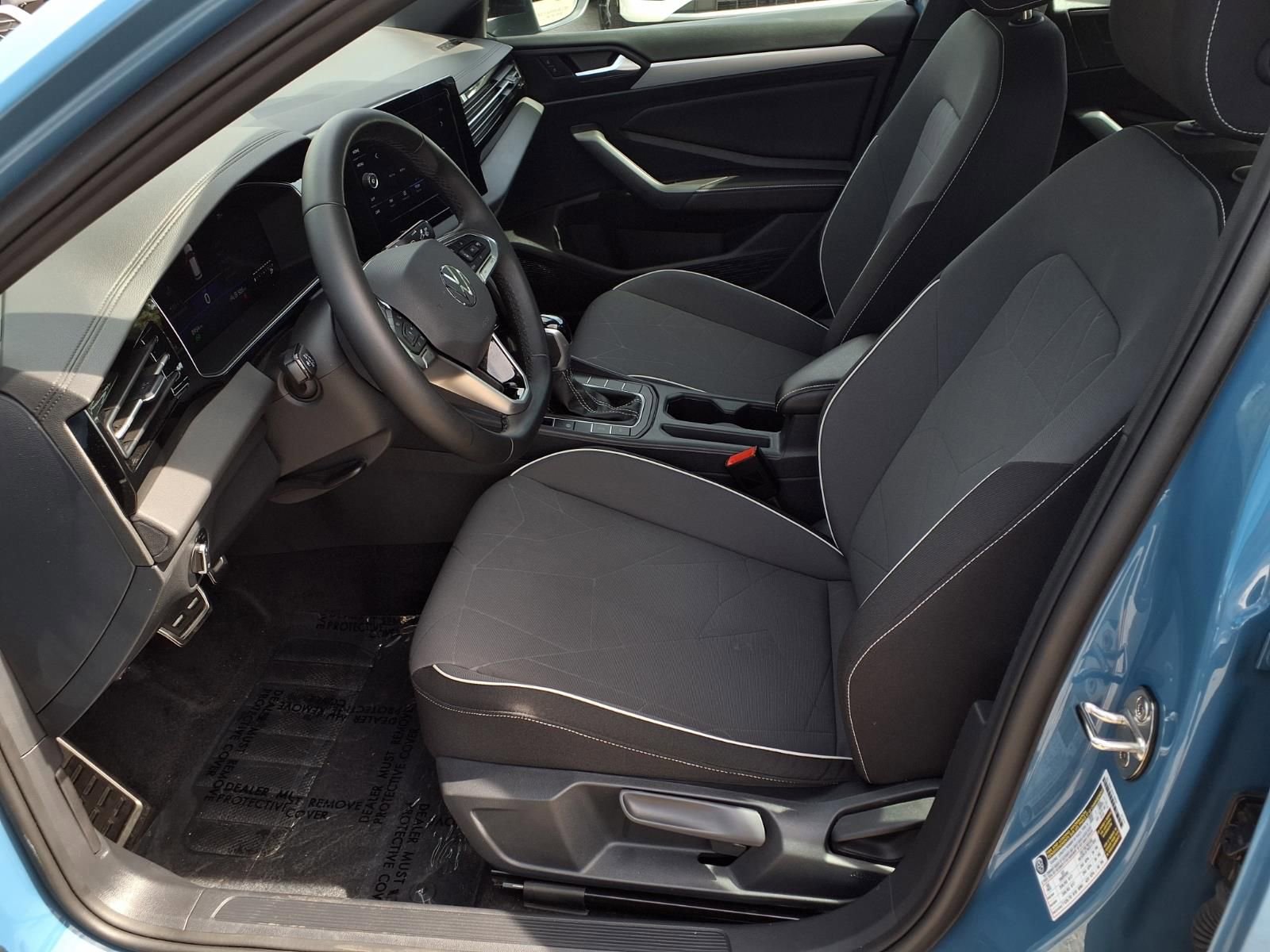 Certified 2025 Volkswagen Jetta Sport image 18