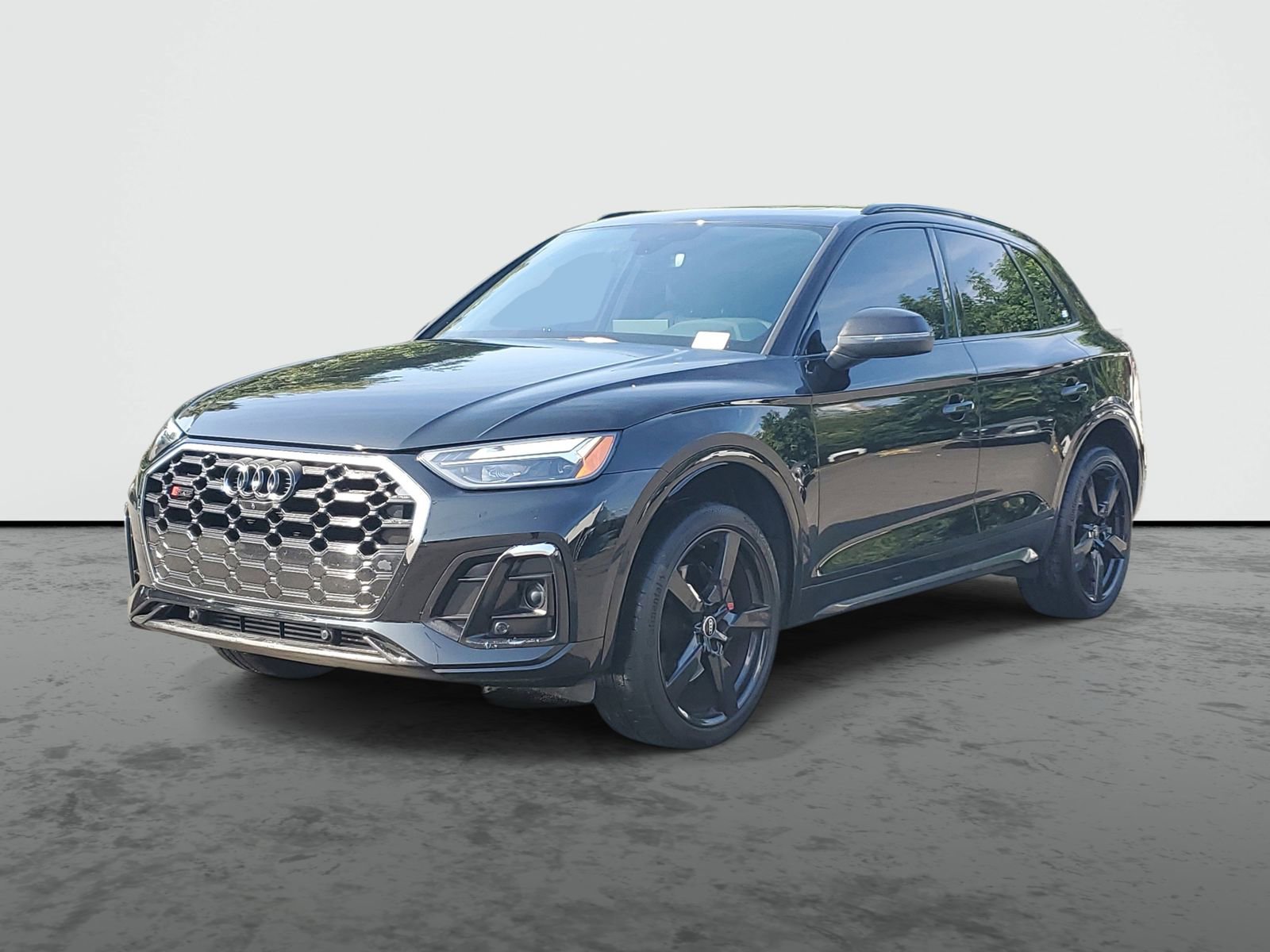 Used 2022 Audi SQ5 Premium Plus w/ Premium Plus Package image 2