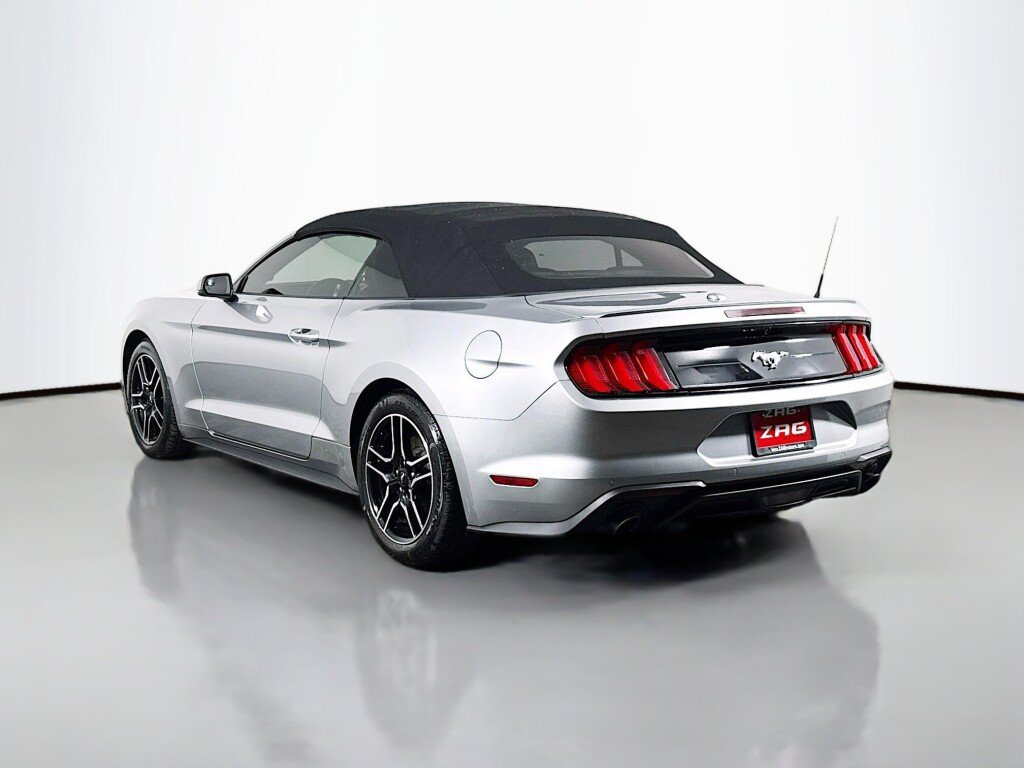 Used 2020 Ford Mustang Premium RWD image 4