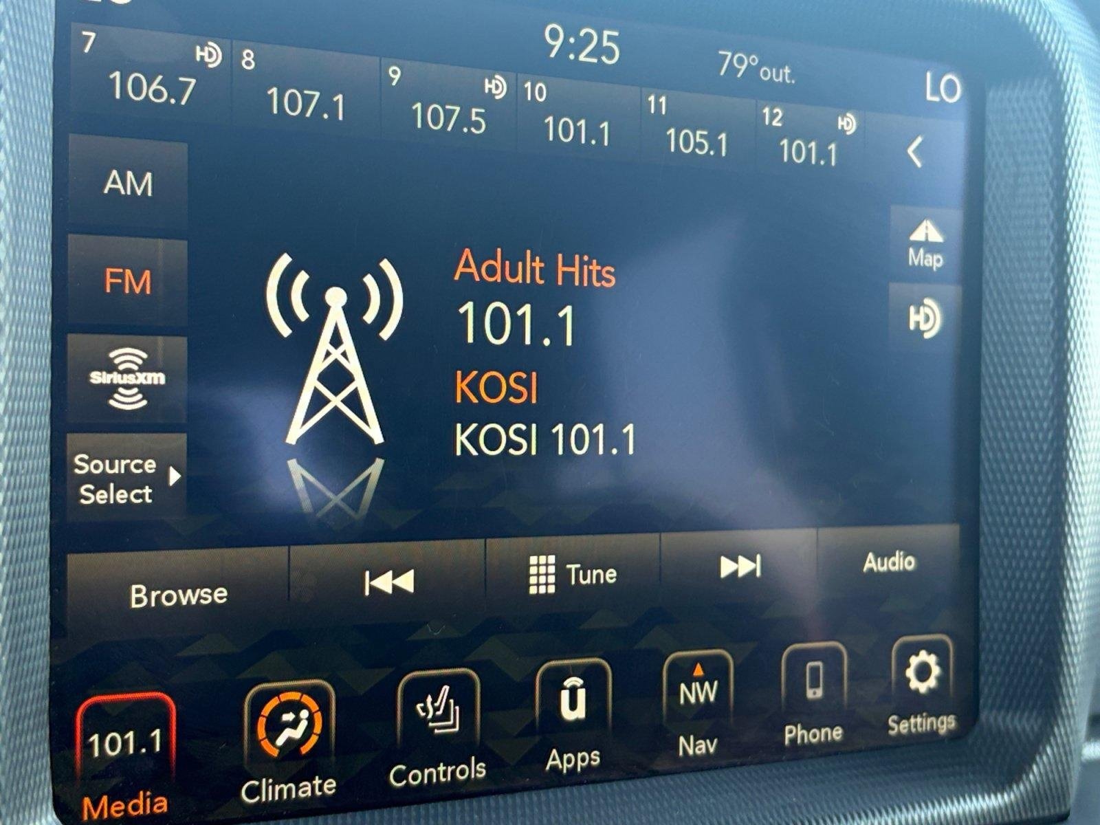 Used 2023 Jeep Gladiator Mojave w/ Cold Weather Group AWD/4WD image 24