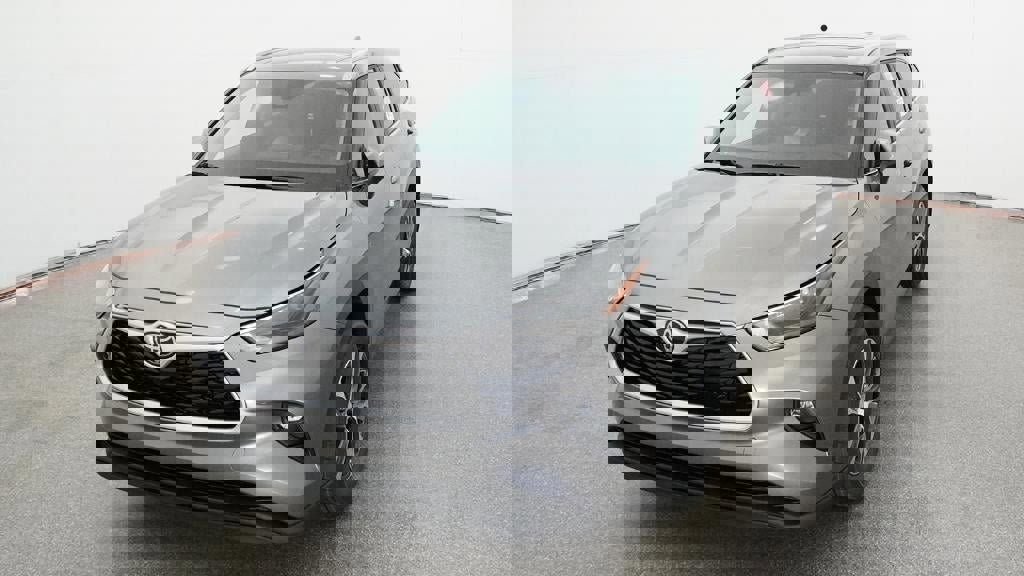 New 2026 Toyota Highlander XLE image 16