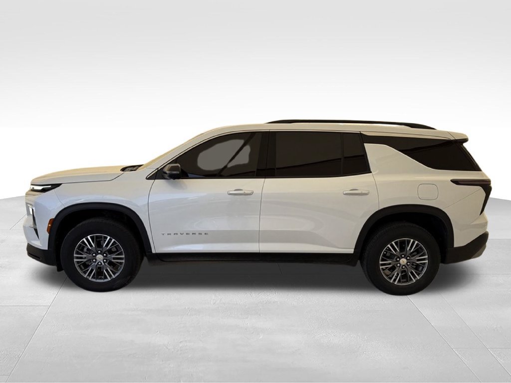 Used 2024 Chevrolet Traverse LT w/ Trailering Package FWD image 9