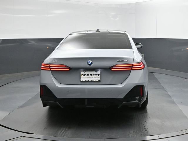 Used 2024 BMW i5 eDrive40i w/ M Sport Package RWD image 5