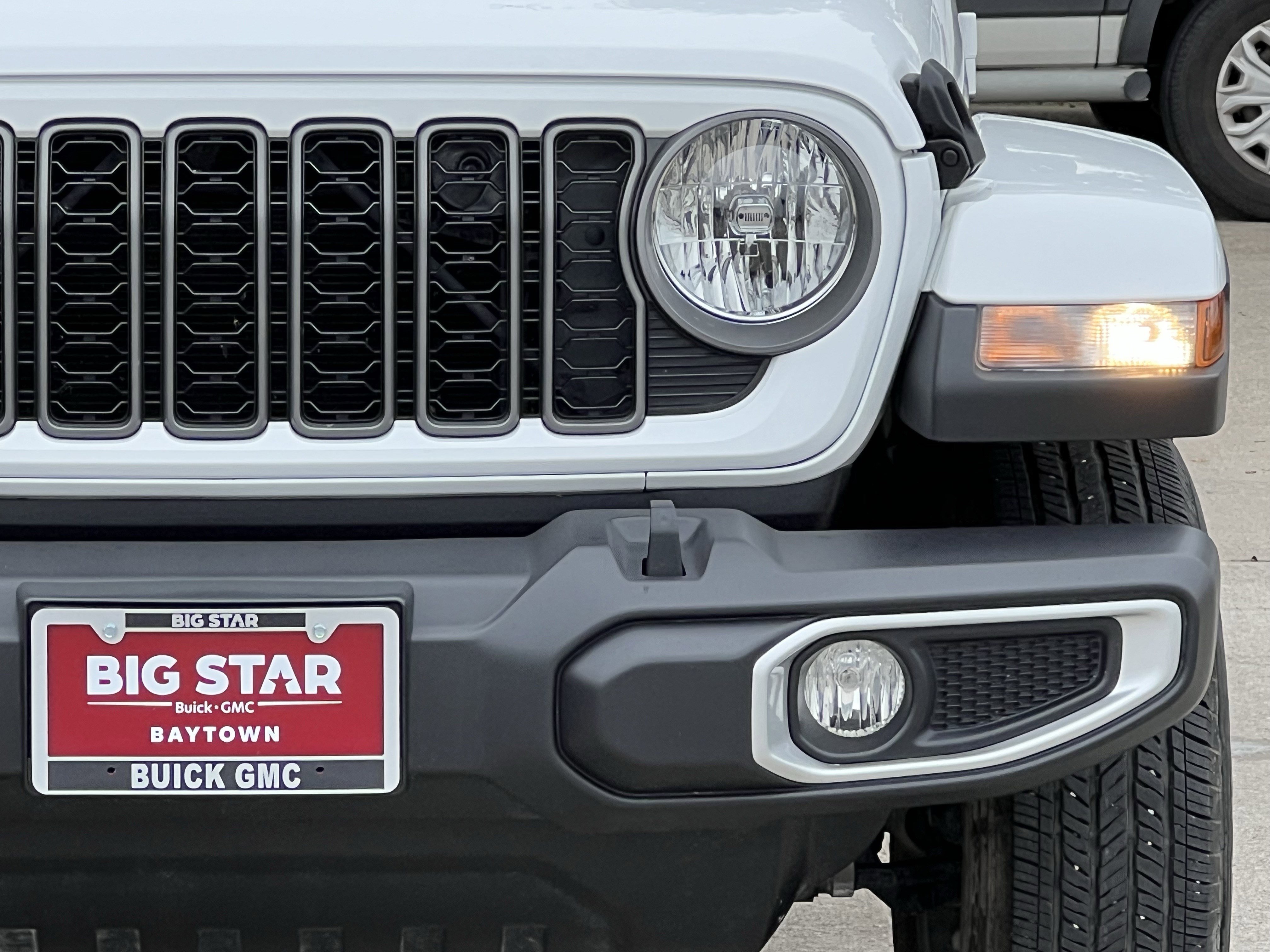 Used 2024 Jeep Gladiator Sport image 7