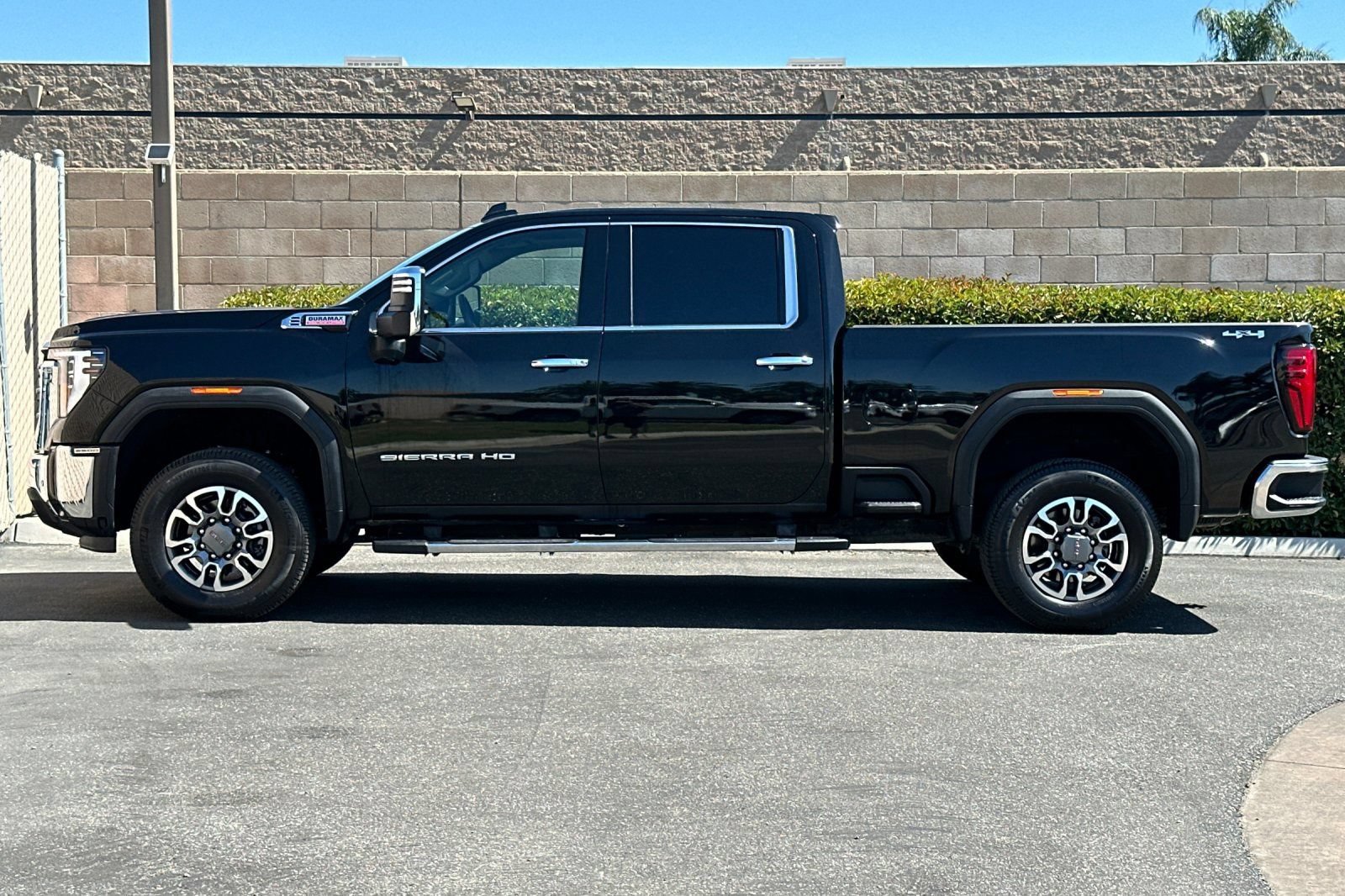 Certified 2025 GMC Sierra 2500 SLT w/ SLT Premium Package AWD/4WD image 7