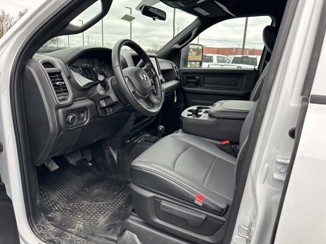 New 2024 RAM 5500 Tradesman w/ Chrome Appearance Group AWD/4WD image 10