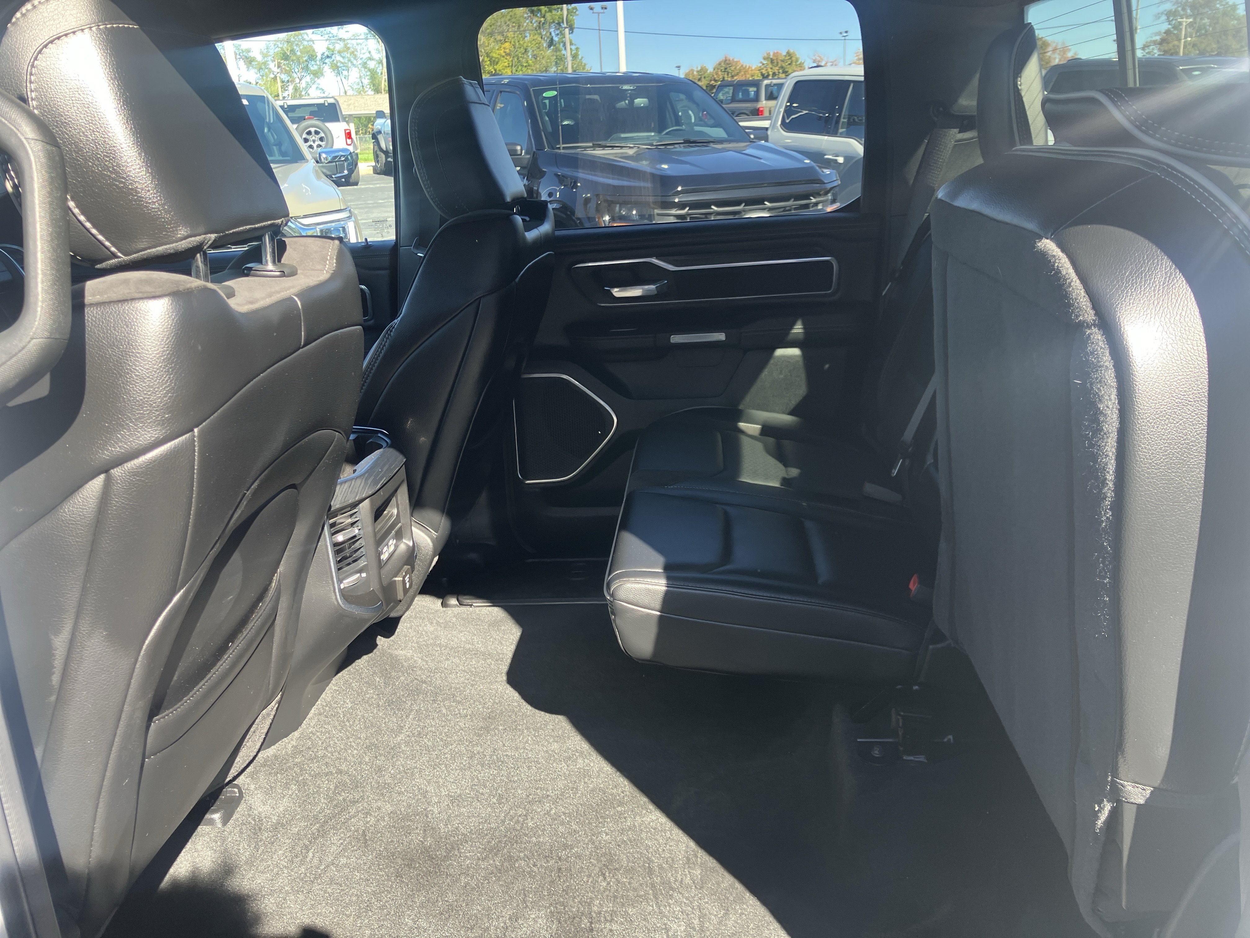 Used 2023 RAM 1500 Laramie AWD/4WD image 13