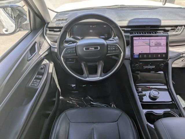 Used 2021 Jeep Grand Cherokee L Limited AWD/4WD image 18