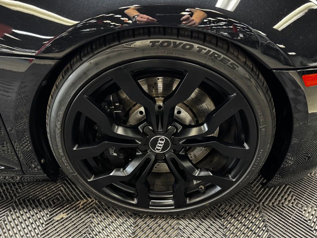 Used 2011 Audi R8 V10 image 18