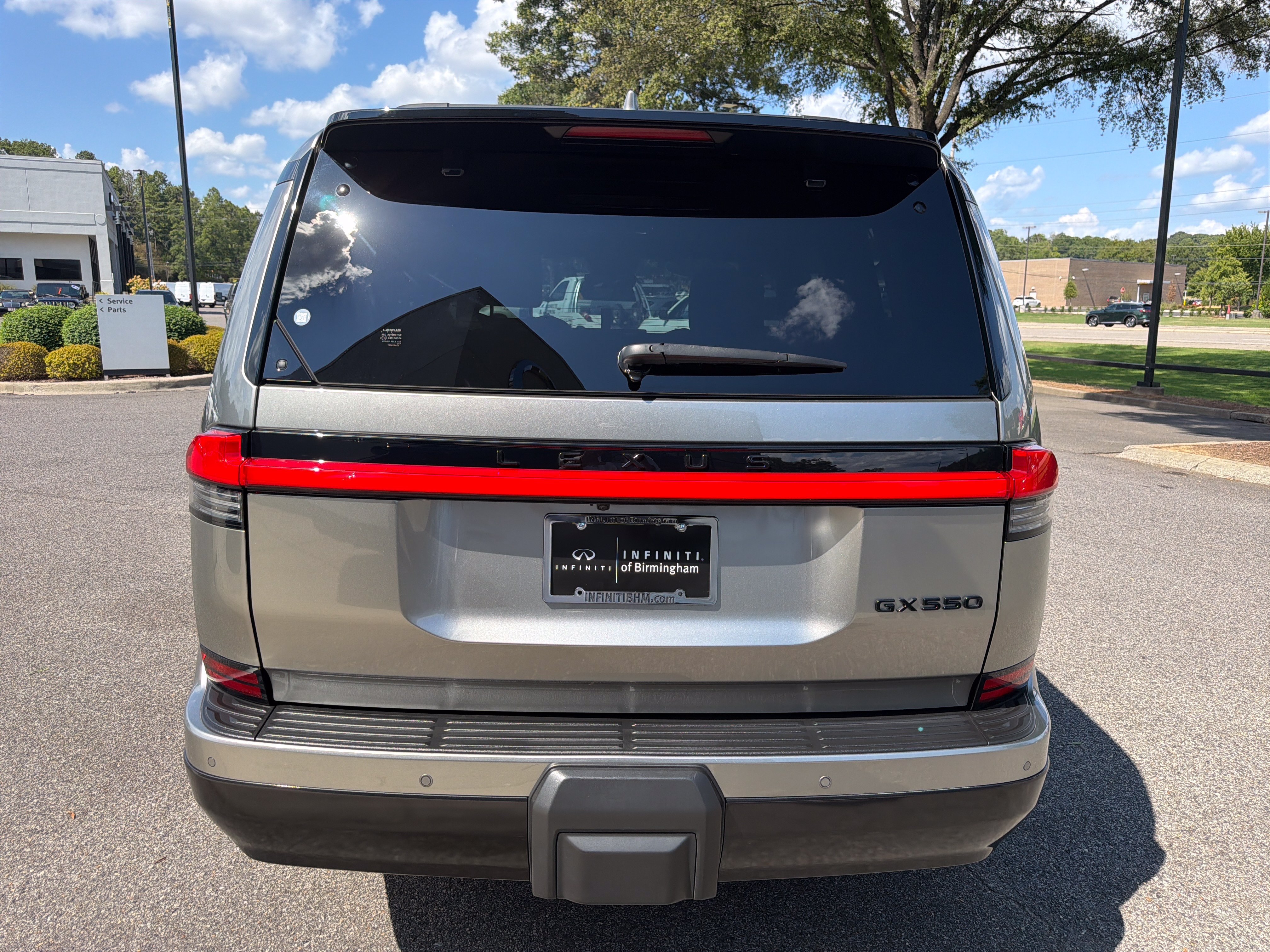 Used 2024 Lexus GX 550 w/ Accessory Package (31) AWD/4WD image 11