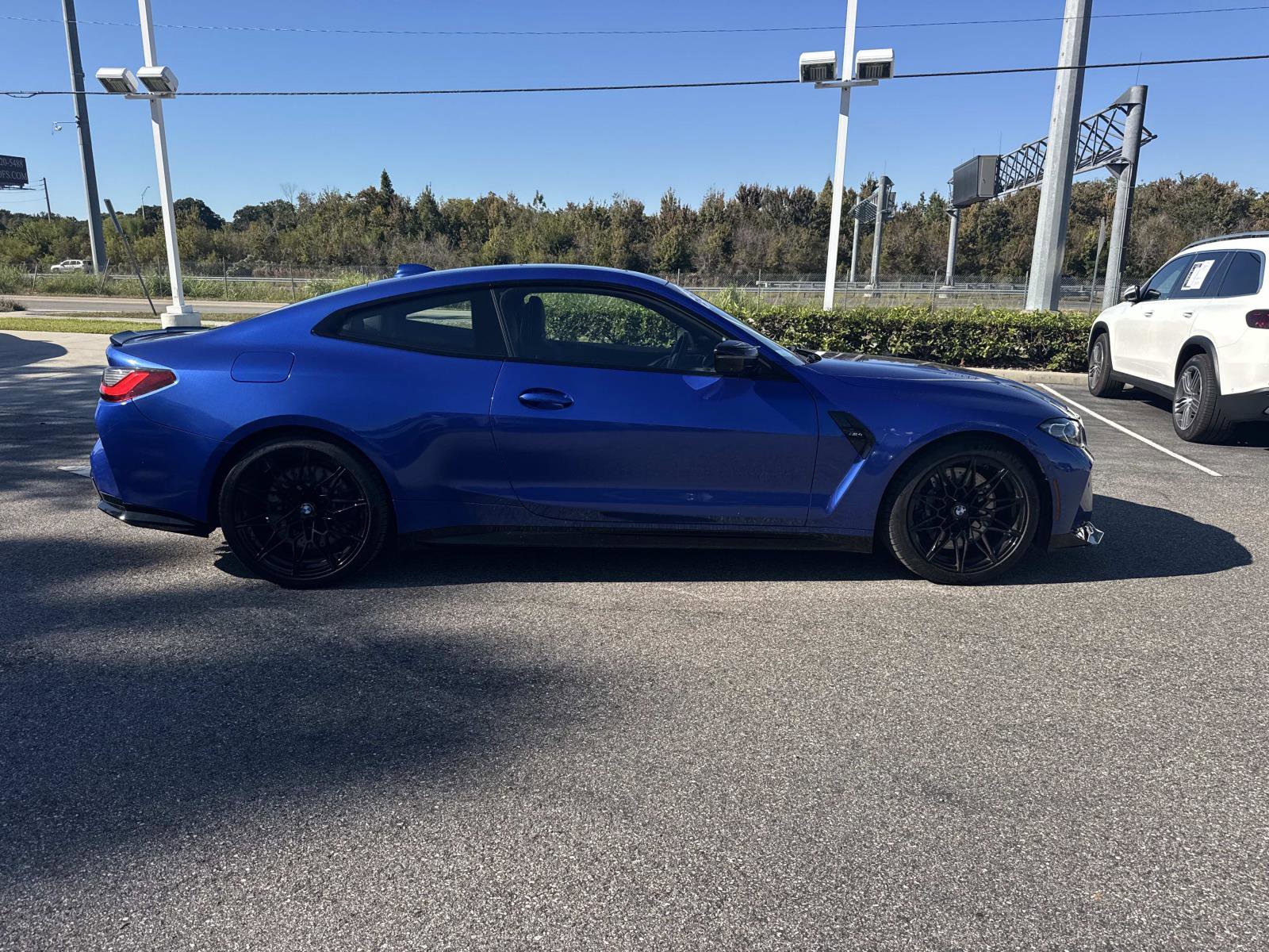 Used 2022 BMW M4 Coupe w/ Executive Package image 2