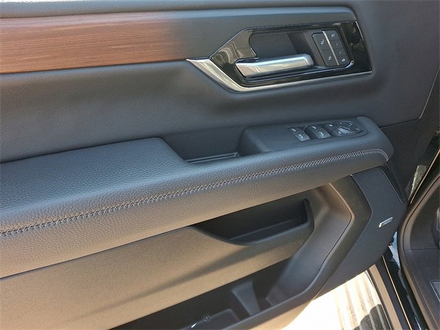 Certified 2025 GMC Yukon XL Denali image 12