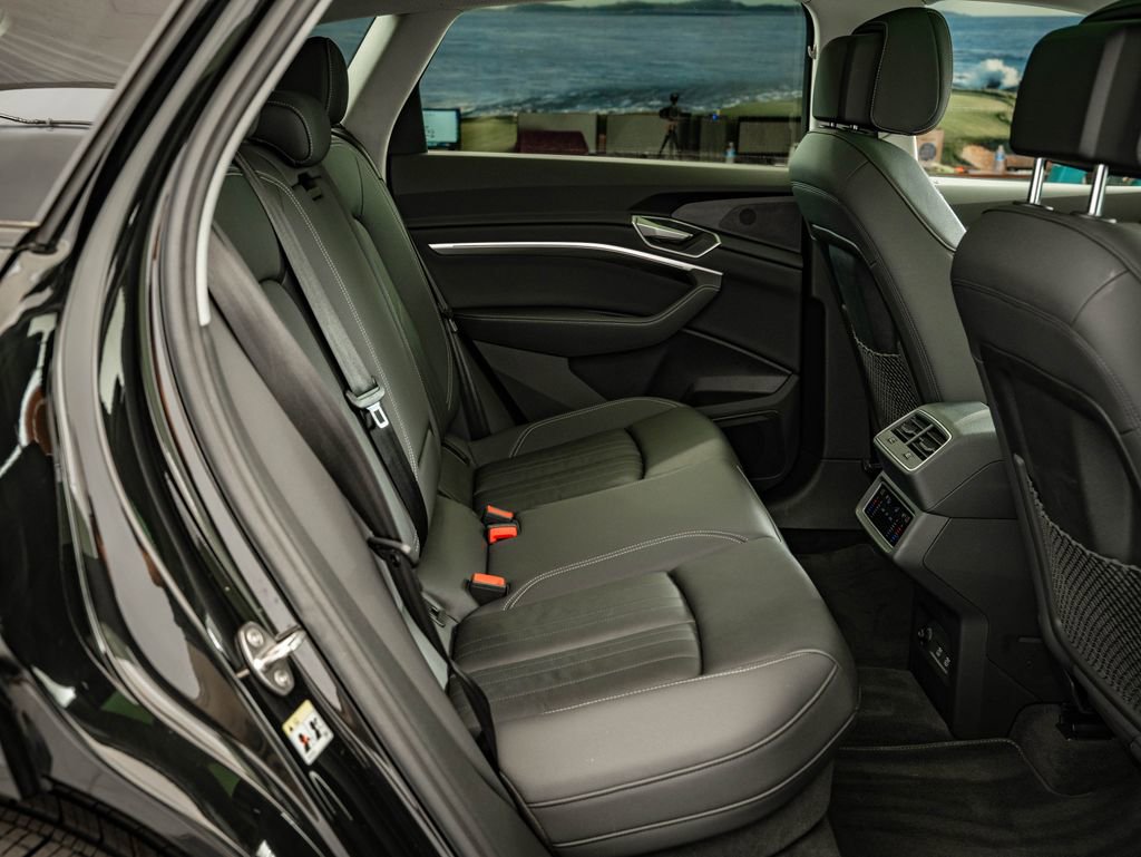 Used 2021 Audi e-tron Premium w/ Convenience Plus Package AWD/4WD image 44