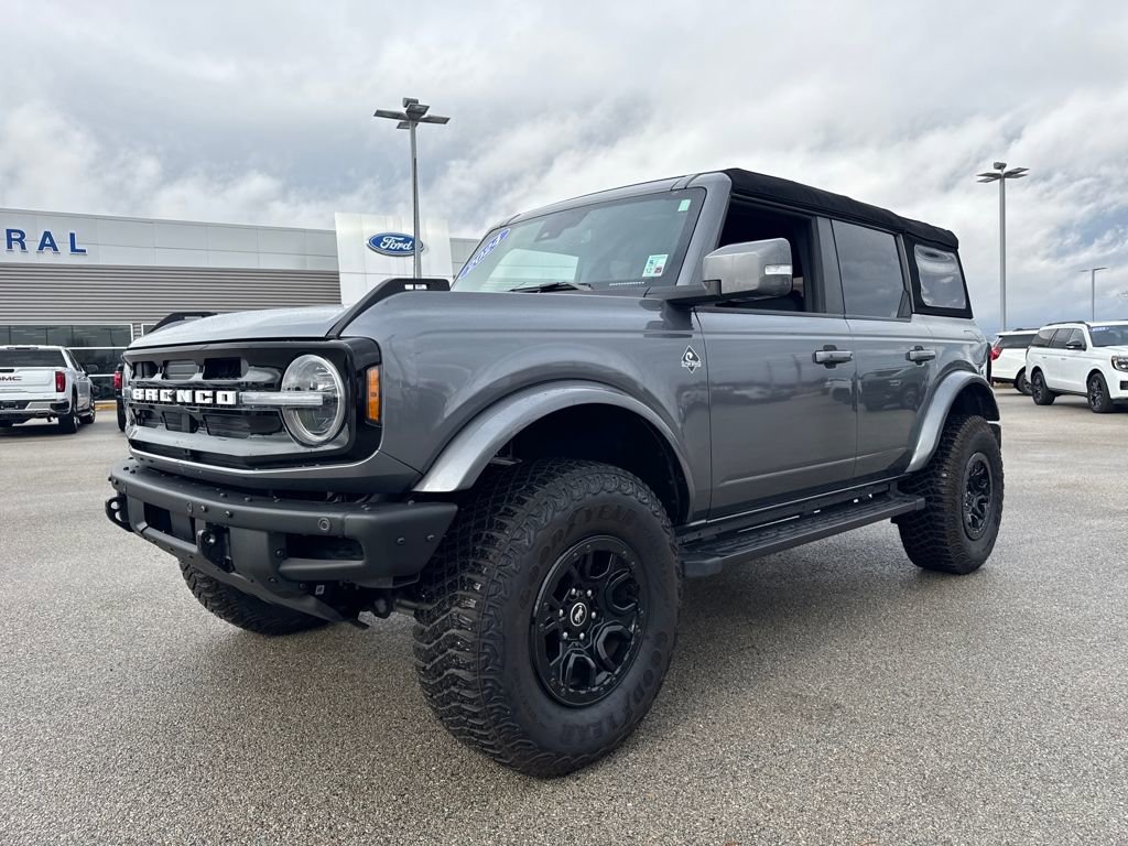 Used 2024 Ford Bronco Outer Banks image 2