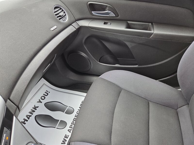 Used 2014 Chevrolet Cruze LT w/ Technology Package FWD image 22