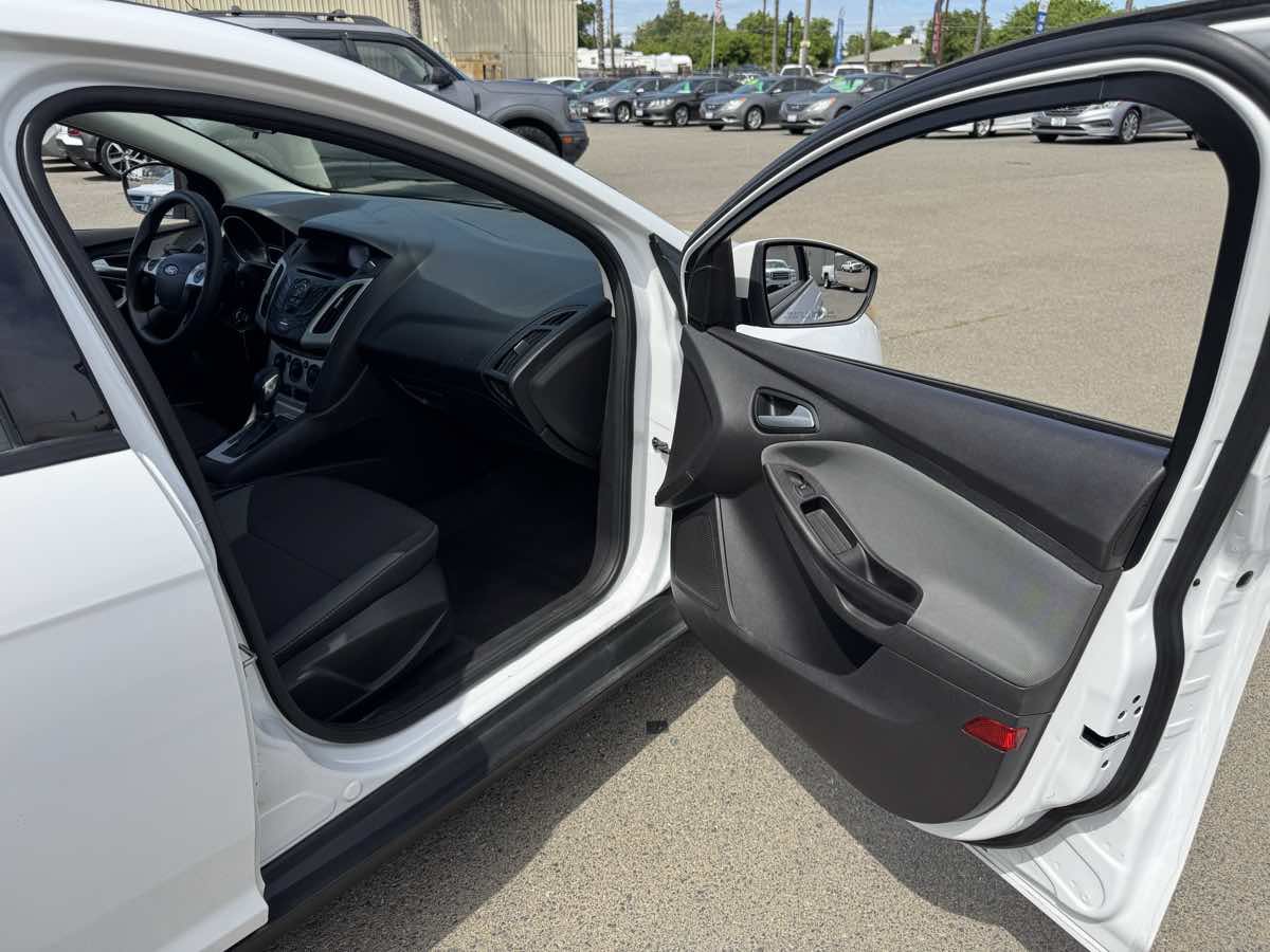 Used 2013 Ford Focus SE FWD image 14