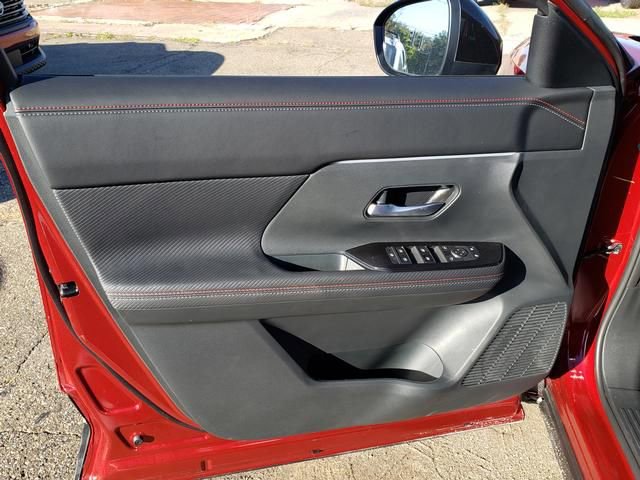 New 2026 Nissan Kicks SR w/ Cold Weather Package image 12