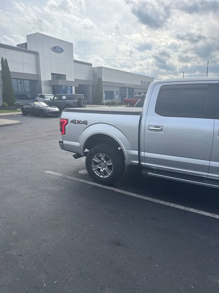 Used 2015 Ford F150 Lariat w/ Equipment Group 502A Luxury AWD/4WD image 16