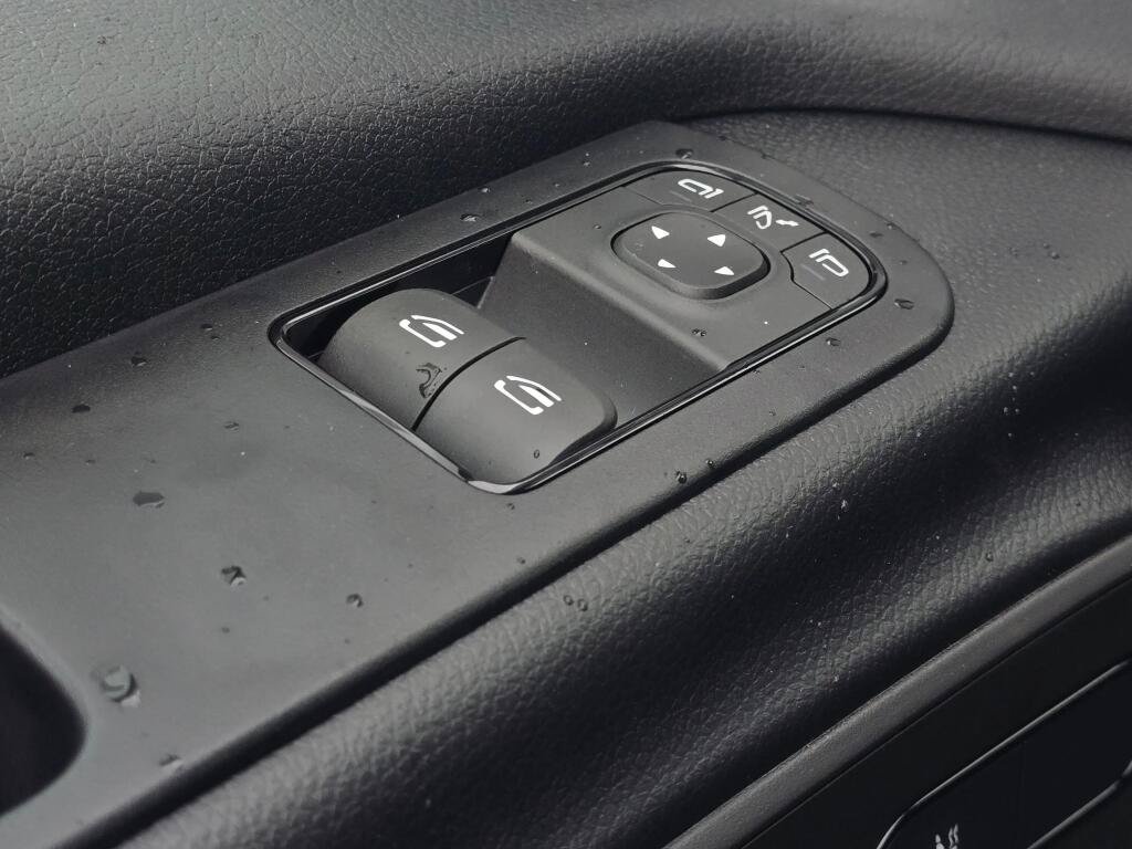 New 2025 Mercedes-Benz eSprinter 170 Cargo image 31